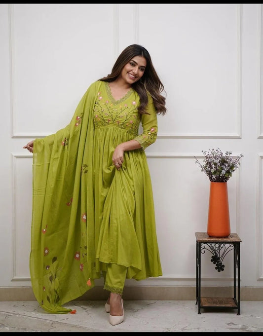 Jaipur Kurta Fantastic embroidered kurta pant set(mehndi color)