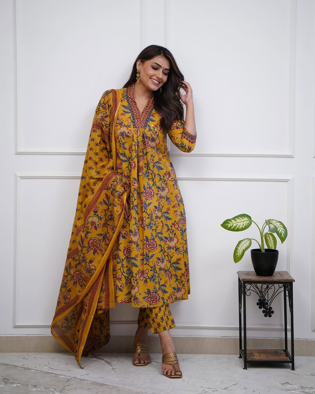 Jaipur Kurta Beautiful new cotton v neck kurta duppata and pant sets