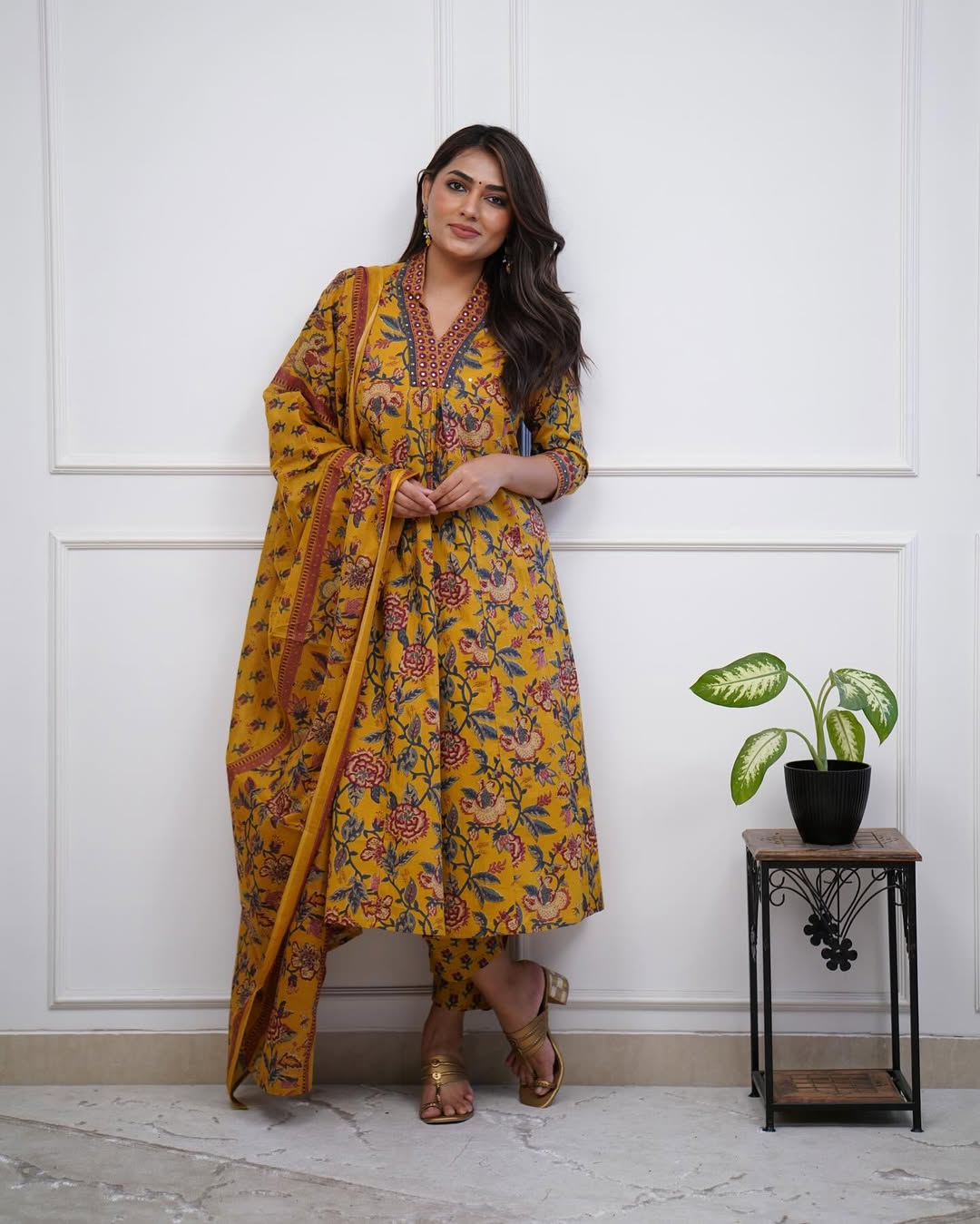 Jaipur Kurta Beautiful new cotton v neck kurta duppata and pant sets