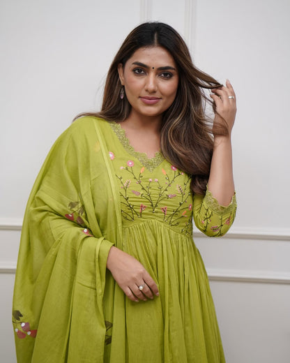 Jaipur Kurta Fantastic embroidered kurta pant set(mehndi color)