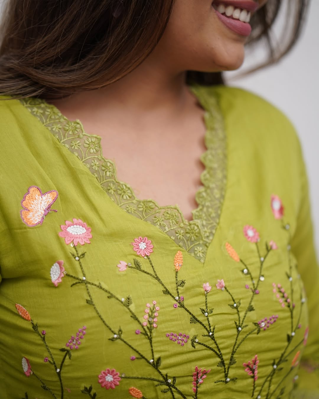 Jaipur Kurta Fantastic embroidered kurta pant set(mehndi color)